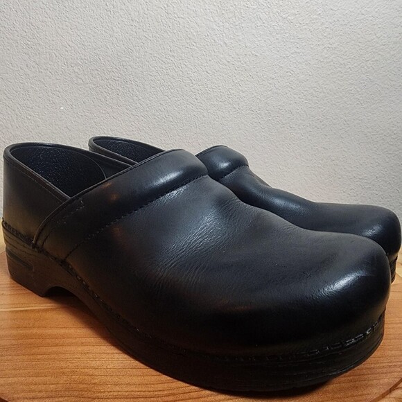Dansko Professional Shoes Mens Size 12.5 Black Leather Slip On Comfort Clogs main image 11